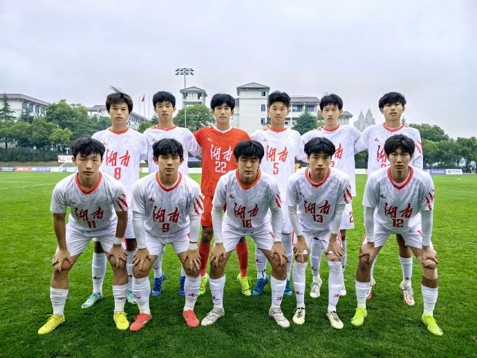粤桂携手选苗桂林青少年足球训练营开营(图1)